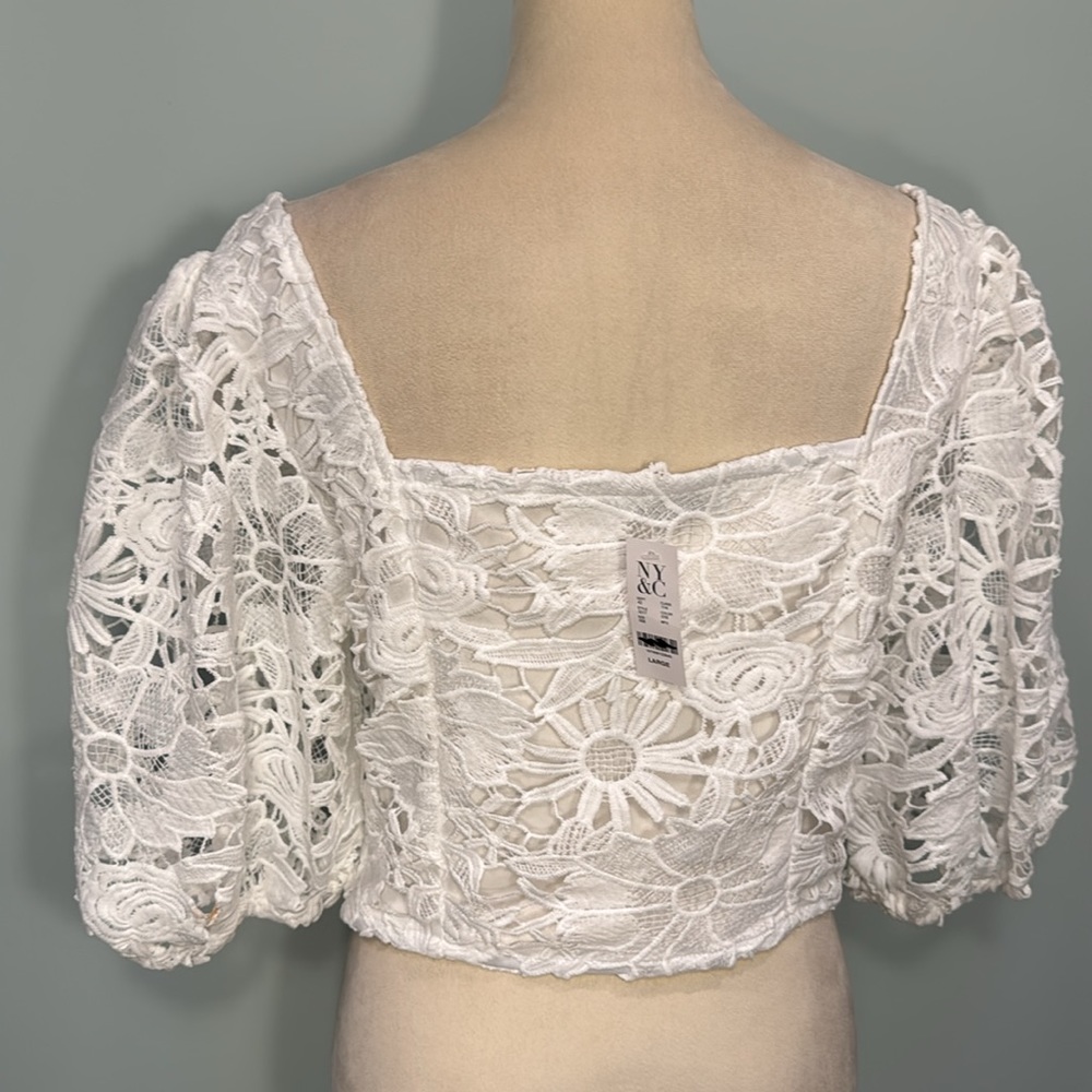 NEW YORK And COMPANY NWT floral embroidered cropped blouse Size M/L - Picture 4 of 6